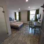 Pensionat Zur Eiche Gmbh 3*